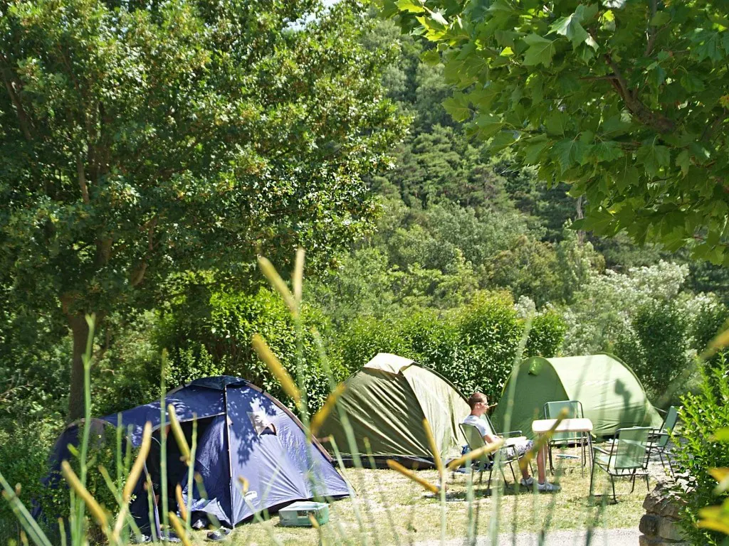emplacement camping drome tente